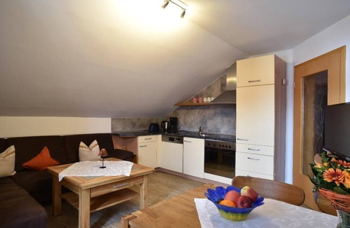 Neuschoenau Apartment | Ferienwohnung 4 mit 2 Schlafzimmern und Balkon