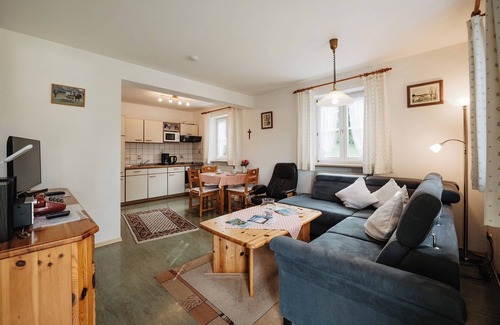 Hirschbach Apartment | Ferienwohnung 50qm | Landhaus-FeWo mit getrenntem Wohn- und Schlafraum