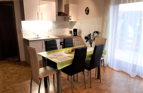 Eschelbach Apartment | Ferienwohnung, 70qm, Balkon und Garten, 2 Schlafzimmer, max. 6 Personen