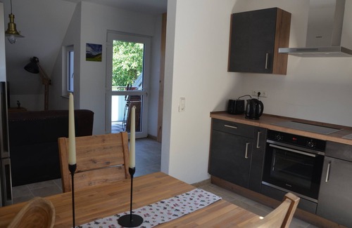 Riedenburg Apartment | Ferienwohnung 77 qm Blick Rabenstein II