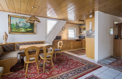 Derendingen Apartment | Ferienwohnung, 85qm mit 2 Schlafzimmer und Balkon für max. 5 Personen