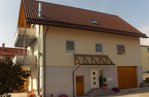 Ailingen Apartment | Ferienwohnung am Bodensee, Weitblick, Zentral, Günstig, Gepflegt, Fam.freundlich