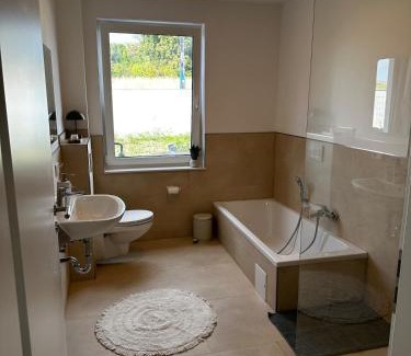 Oberdorla Apartment | Ferienwohnung an der Windmühle