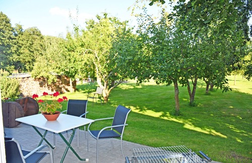 Samtens Apartment | Ferienwohnung Achtern - Ferienwohnungen auf dem Pommernhof mit Großem Garten!