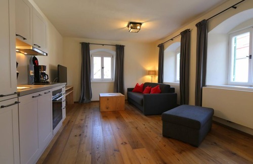 Unterammergau House | Ferienwohnung Alpenveilchen - Gasthof Stern