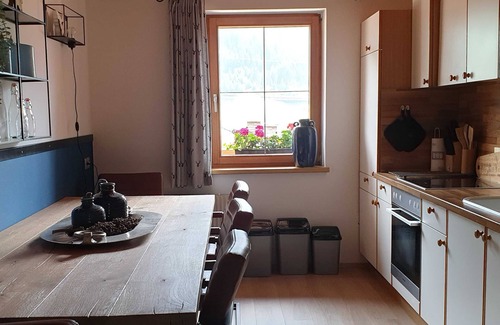 Fliess Apartment | Ferienwohnung Alpenrose im Haus Anna. - Haus Anna - Ein Haus mit Herz