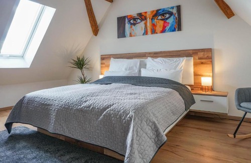 Mering Apartment | Ferienwohnung "Alpspitze" - Familienfreundliche Maisonette in Mering