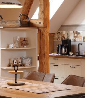 Senftenhutte Apartment | Ferienwohnung Alte Schule Chorin Schorfheide