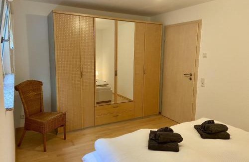 Hugelheim Apartment | Ferienwohnung Am Berg