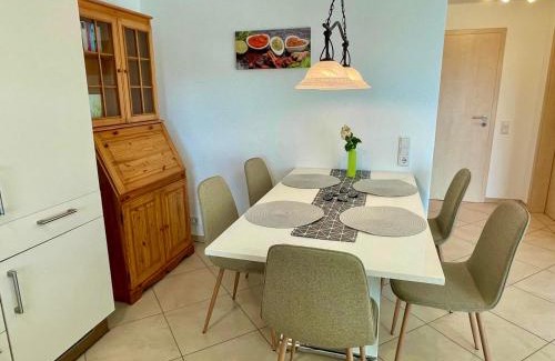 Hugelheim Apartment | Ferienwohnung Am Berg
