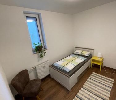 Tonna Apartment | Ferienwohnung Am Brunnen