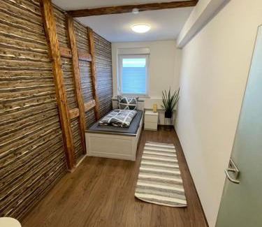 Tonna Apartment | Ferienwohnung Am Brunnen