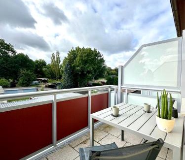 Ballenstedt Apartment | Ferienwohnung am Harz mit Küche, Balkon, Waschmaschine, Parkplatz mit Wallbox