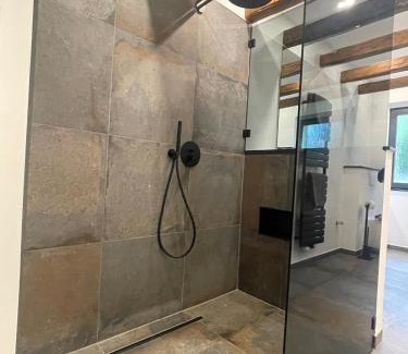 Gemund Apartment | Ferienwohnung Am Kreuzberg