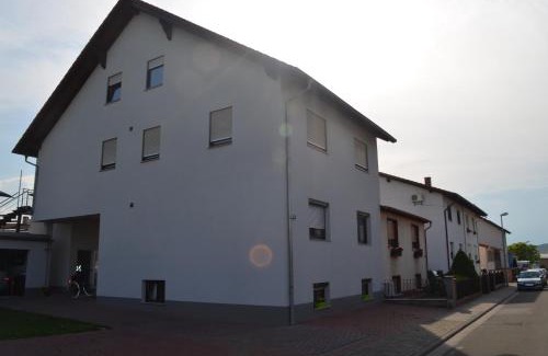 Westhofen Apartment | Ferienwohnung Am Neuberg