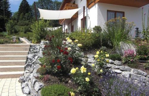Oberkirch Apartment | Ferienwohnung-am-Rosengarten