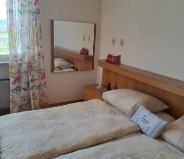 Untermerzbach Apartment | Ferienwohnung Am Schloss