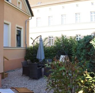 Barby Apartment | "Ferienwohnung am Schloss" - Ferienwohnung mit Blick auf das Barbyer Schloss, 5 Gehminuten bis zur Elbe