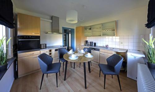 Lachendorf Apartment | Ferienwohnung am Schwimmteich 3