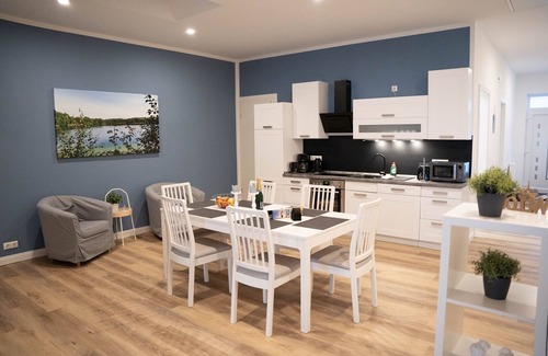 Zetel Apartment | Ferienwohnung am See mit Sauna an der Nordsee