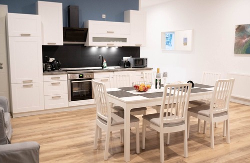 Zetel Apartment | Ferienwohnung am See mit Sauna an der Nordsee