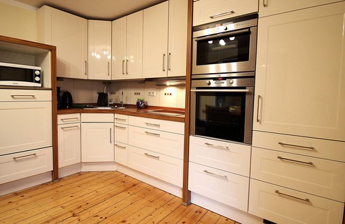 Ochsenfurt Apartment | Ferienwohnung am Wasserschloss 1-3