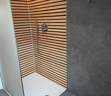 Eisingen Apartment | Ferienwohnung an der romantischen Straße direkt A3 und A81