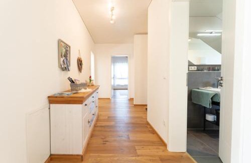 Germaringen Apartment | Ferienwohnung Anemone - 4 Zimmer mit Bergblick & Alpenflair