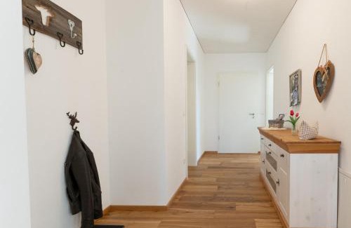 Germaringen Apartment | Ferienwohnung Anemone - 4 Zimmer mit Bergblick & Alpenflair
