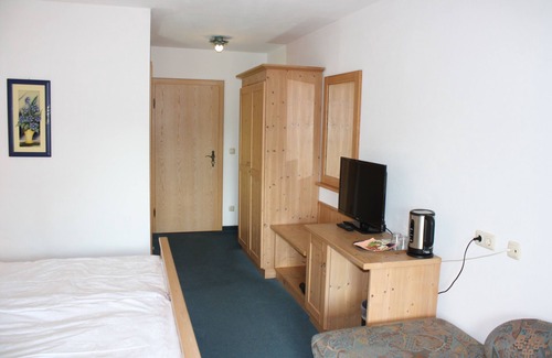 Altdorf Apartment | Ferienwohnung, Balkon, 1 Wohn-/Schlafraum, max. 3 Personen