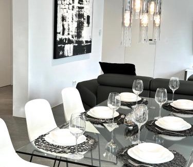 Langweid Apartment | Ferienwohnung Black White