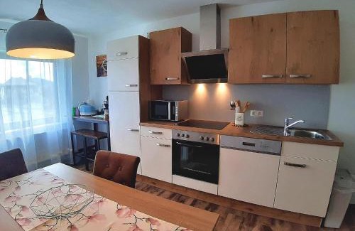 Friedensdorf Apartment | Ferienwohnung Brälu