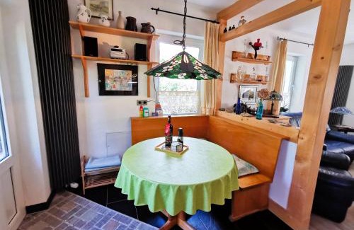 Kamin Apartment | Ferienwohnung "Carinerland" mit Terrasse in Ostseenähe