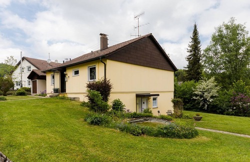 Bronnen Apartment | Ferienwohnung Dachs, 50 qm mit Garten und 1 Schlafzimmer für max. 3 Personen
