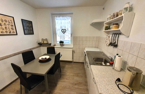 Mandelholz Apartment | Ferienwohnung Das Alte E-werk mit Kamin - Fewo mit 2 SZ