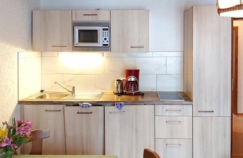Prien am Chiemsee Apartment | Ferienwohnung B mit Sep. Schlafzimmer und Balkon, 48qm