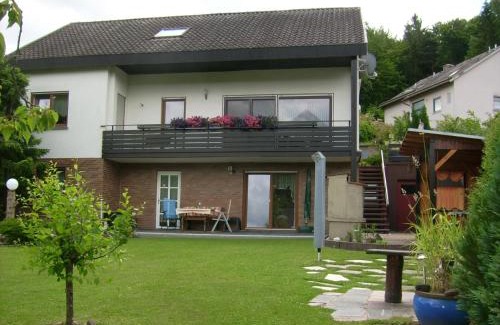 Schoenau an der Brend Apartment | Ferienwohnung Heidelsteinblick