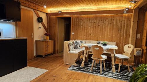 Worth an der Donau Apartment | Ferienwohnung Schlossblick