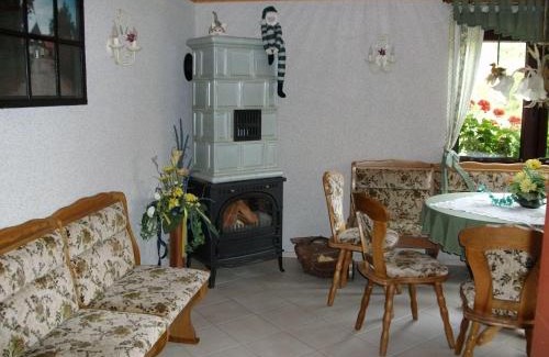 Stakendorf Apartment | Ferienwohnung-Dorette-in-Stakendorf-mit-Blick-ueber-den-Dorfteich
