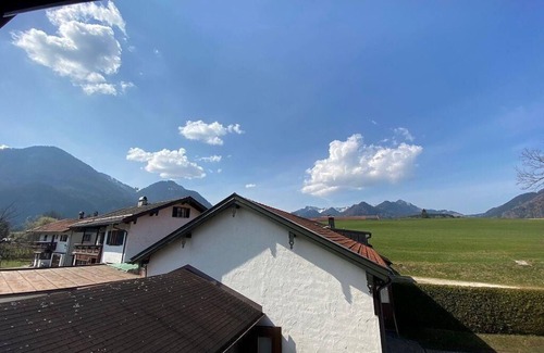 Grashof Apartment | Ferienwohnung Emilia mit Bergblick nach Westen