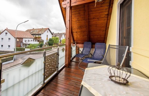 Moosbach Apartment | Ferienwohnung für 5 Personen mit Balkon