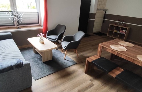 Lauchhammer Apartment | Ferienwohnung für Familien, Urlauber & Monteure bis max 7 Personen & Haustiere