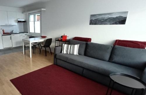 Maienfeld Apartment | Ferienwohnung Falknis In Maienfeld Mit Bergblick