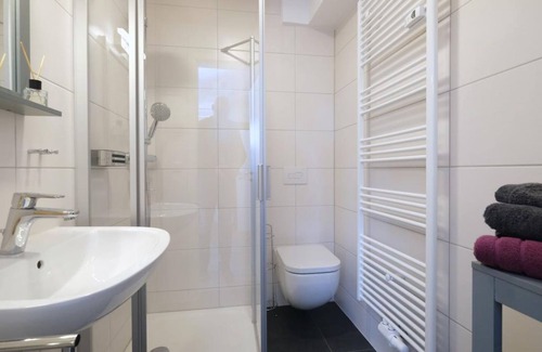 Plauen Apartment | Ferienwohnung Familie Rausch - Fewo, Dusche, WC, 1 Schlafraum