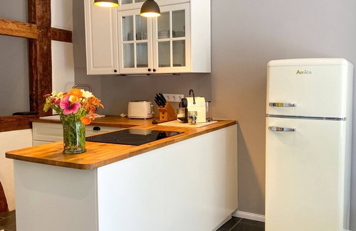 Kenz-Kustrow Apartment | Ferienwohnung Feldhase - Gutshaus Kranichflug