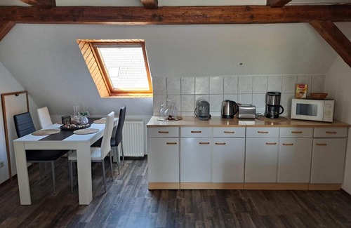 Hessenburg Apartment | Ferienwohnung Feldblick