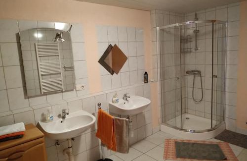 Angelburg Apartment | Ferienwohnung Gönnern - Marburg Biedenkopf mit 5 Zimmer - 2 Badezimmer