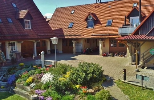 Haundorf Apartment | Ferienwohnung gelegen im kleinen Paradies umrahmt von Wiesen, Feldern und Wald