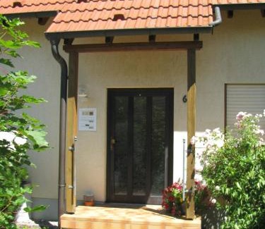 Herbsleben Apartment | Ferienwohnung Gelhausen