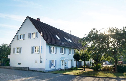 Hilzingen Apartment | Ferienwohnung Gerhard mit 55qm, 1 Schlafzimmer, Max. 2 Personen